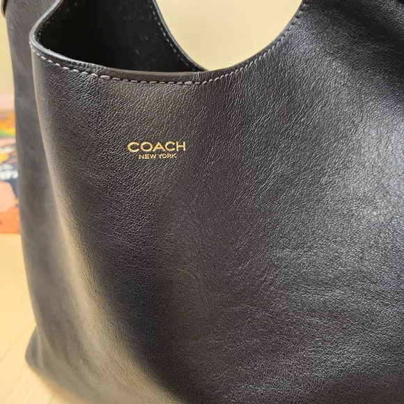 Coach Black Leather Women's Bag - Picture 3 of 6